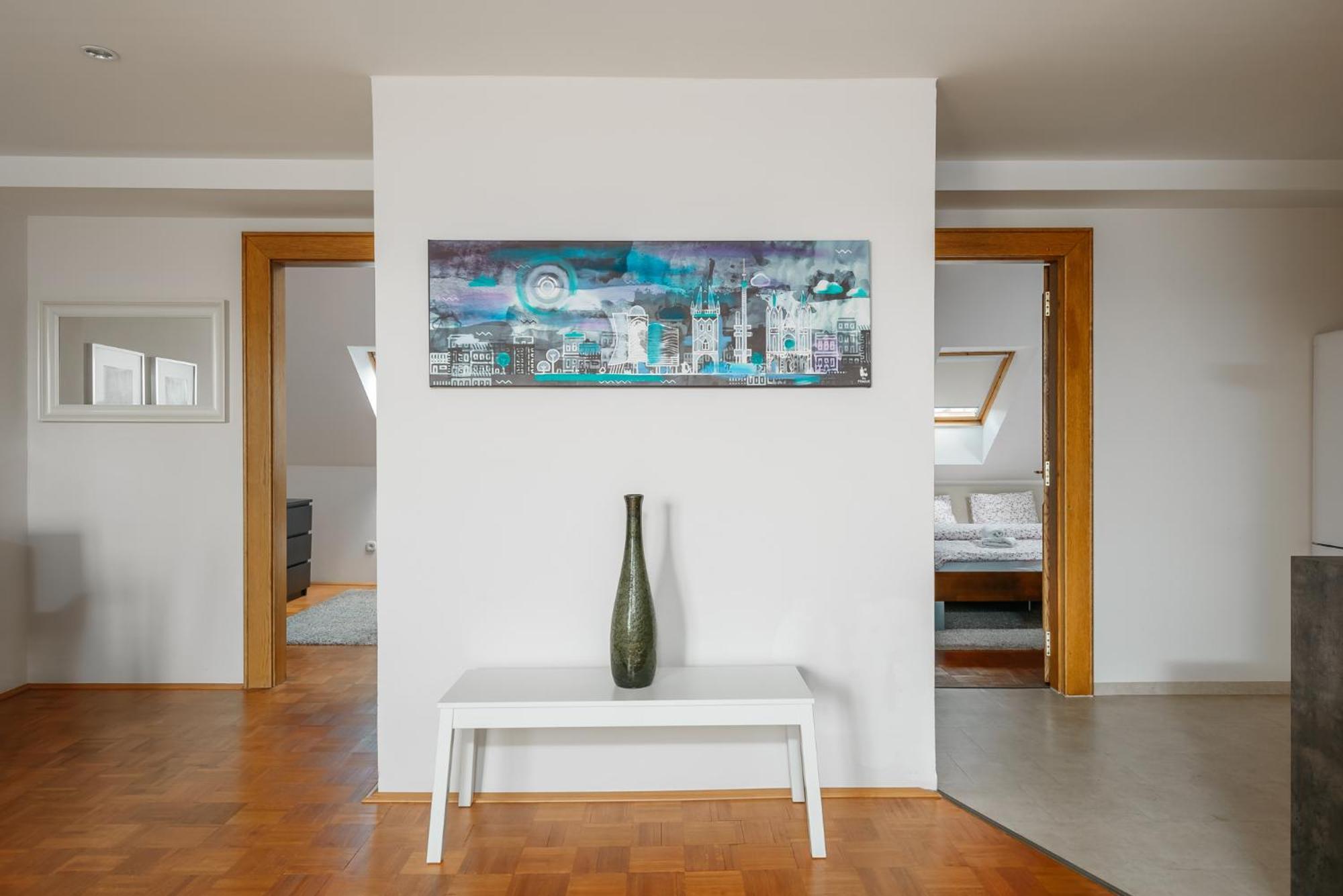 Roy 2 Bdr Apartment With Prague Castle View, Parking & Ac المظهر الخارجي الصورة