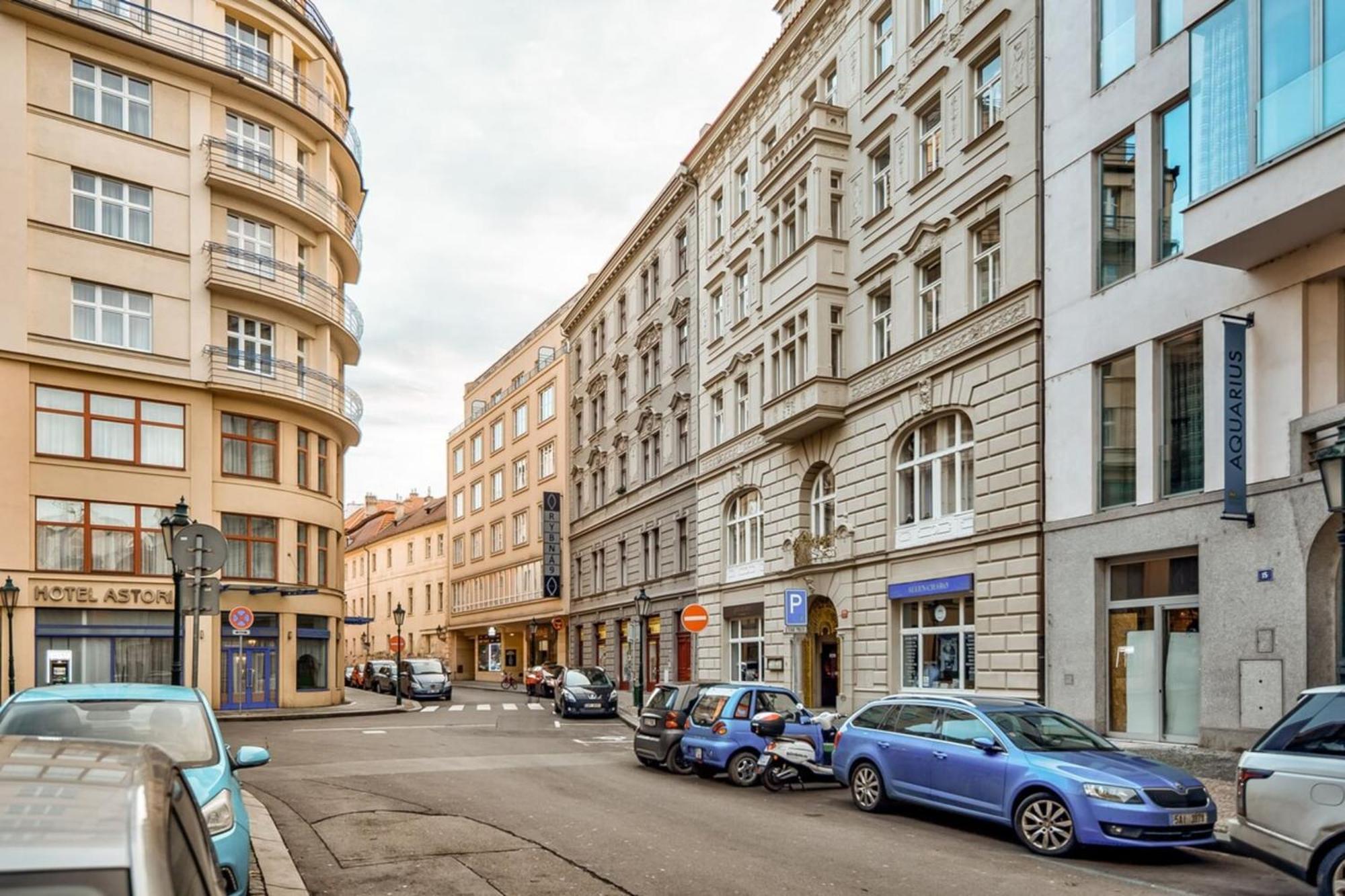 Roy 2 Bdr Apartment With Prague Castle View, Parking & Ac المظهر الخارجي الصورة
