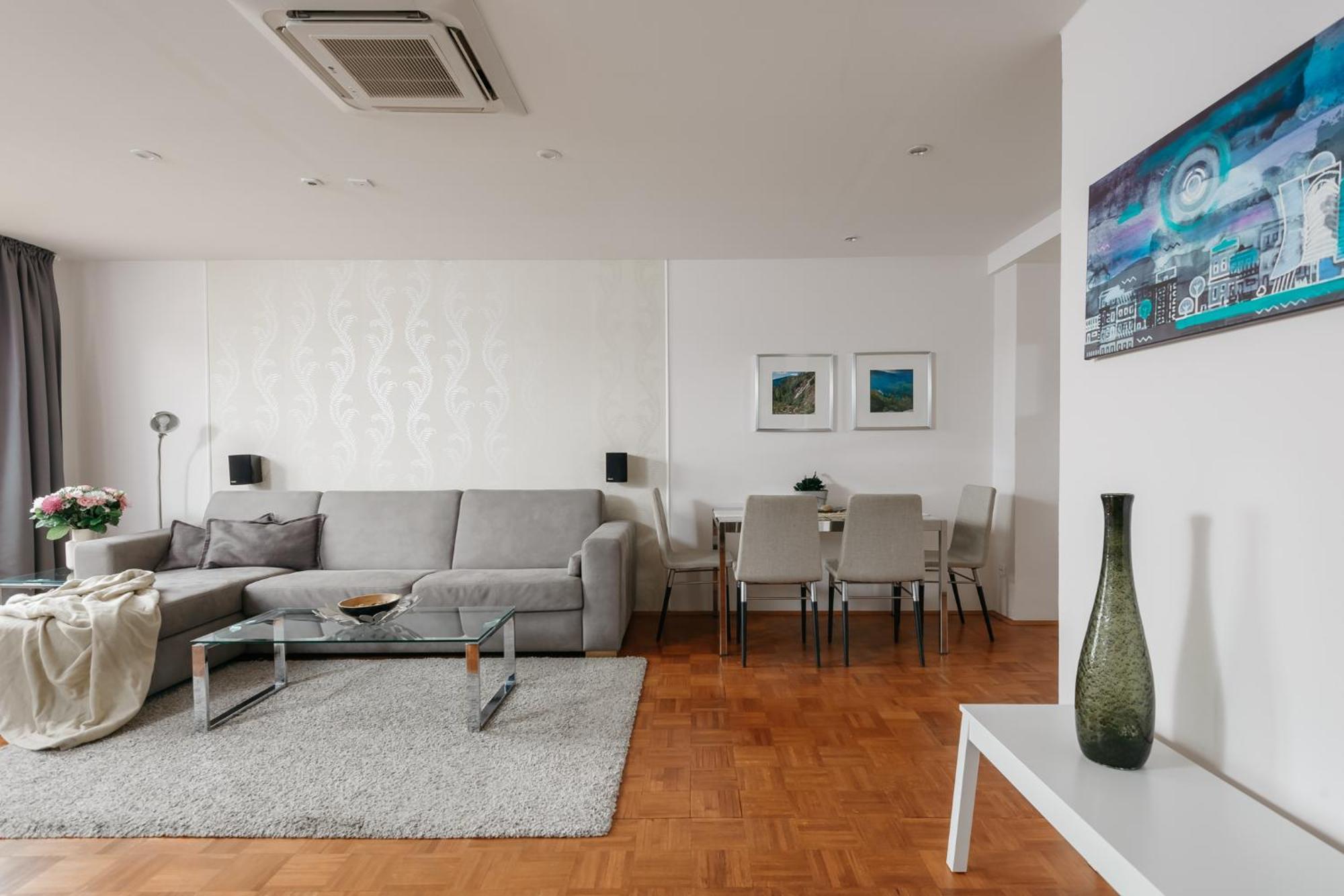 Roy 2 Bdr Apartment With Prague Castle View, Parking & Ac المظهر الخارجي الصورة