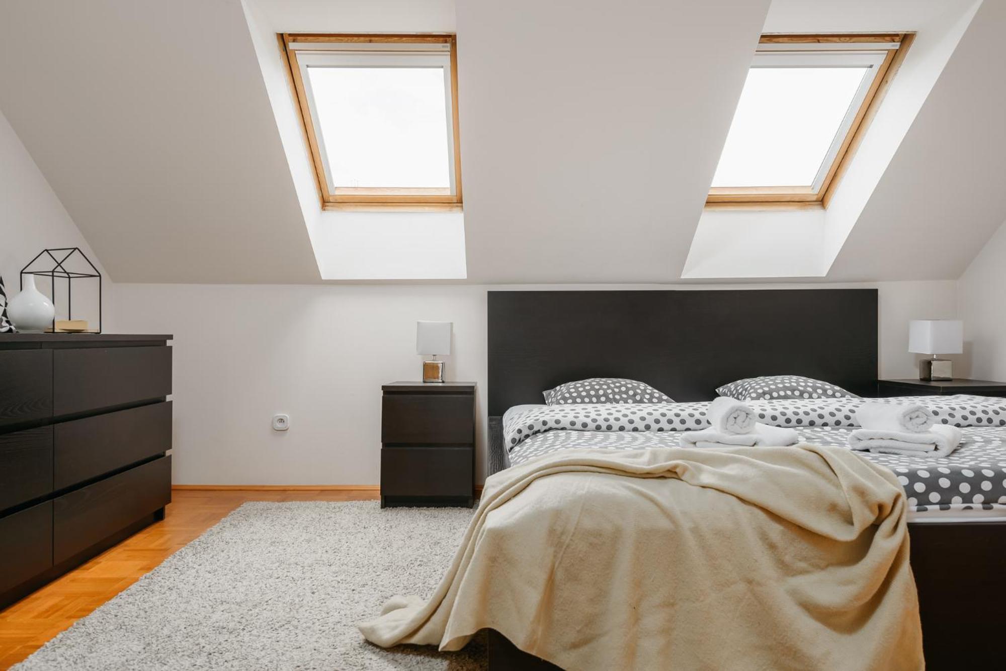 Roy 2 Bdr Apartment With Prague Castle View, Parking & Ac المظهر الخارجي الصورة
