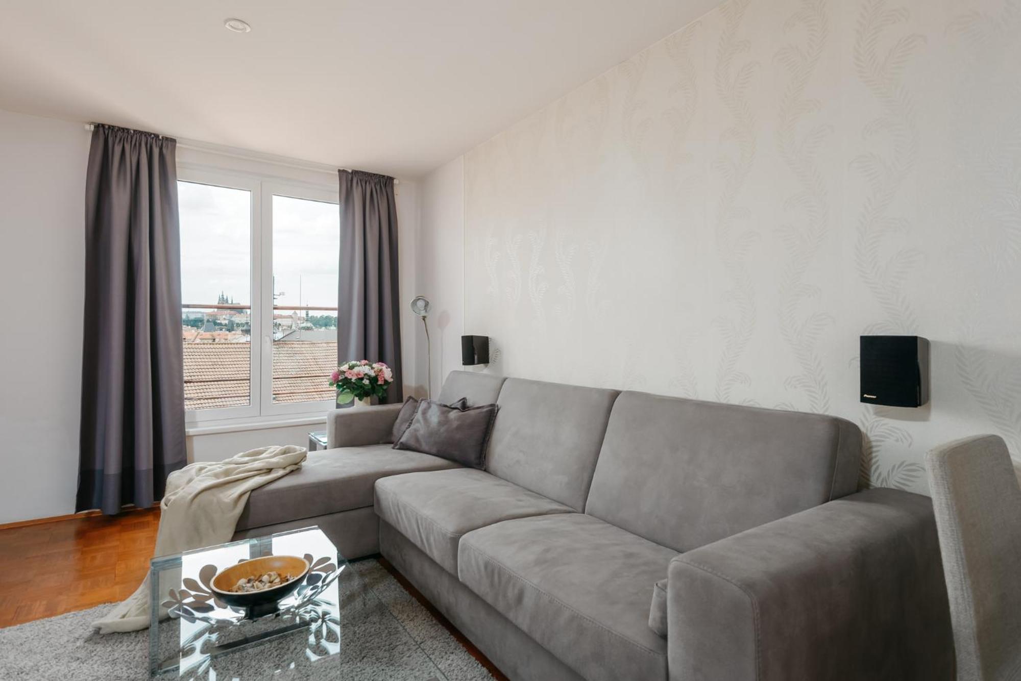 Roy 2 Bdr Apartment With Prague Castle View, Parking & Ac المظهر الخارجي الصورة